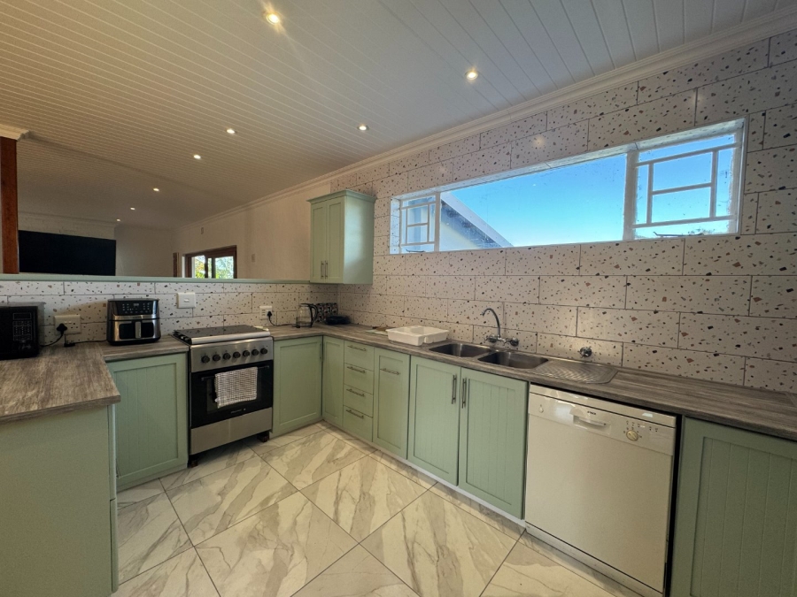4 Bedroom Property for Sale in Poortjies Western Cape